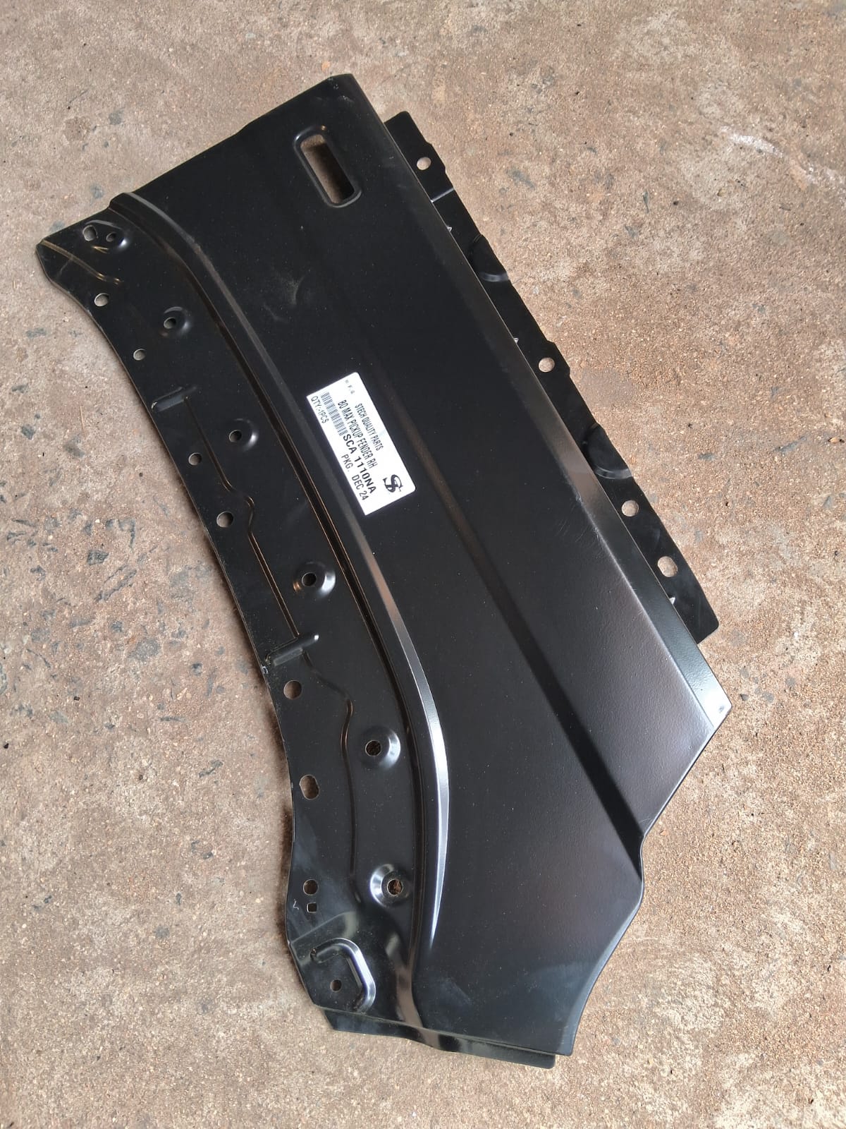 BOLERO MAX PICK-UP FENDER RH